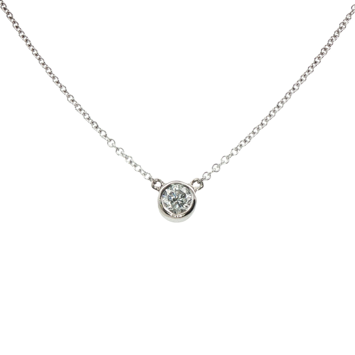 18 Carat White Gold Rim Set Pendant 0.15 Cts G/H Si