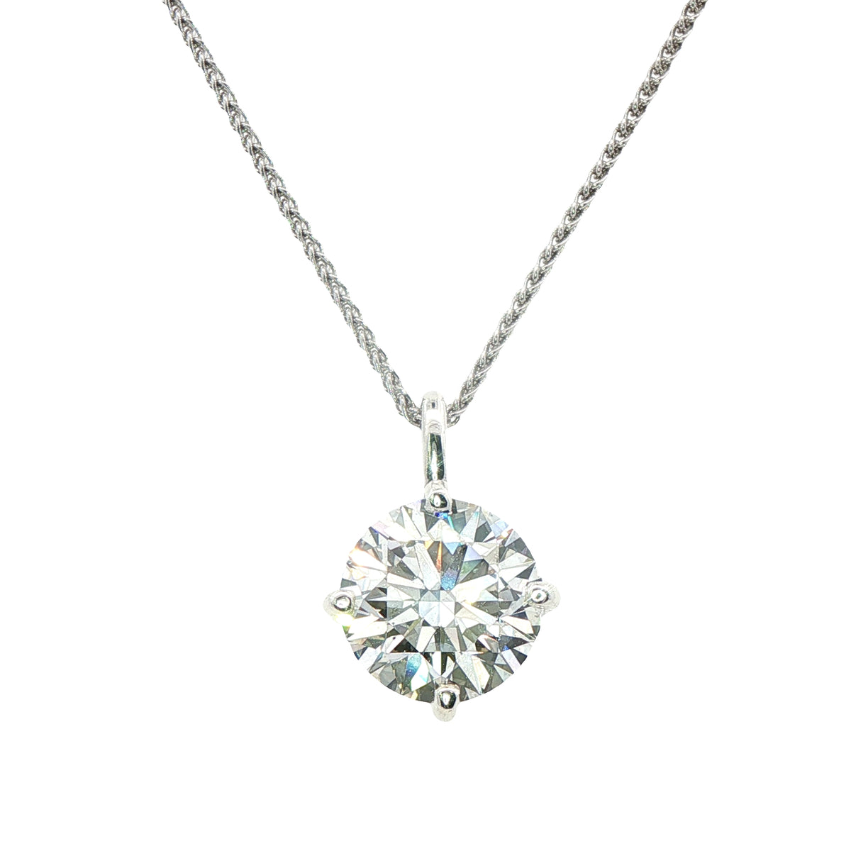 LGD Modern Round Brilliant Pendant 4.39 Cts G VS2 set in Silver
