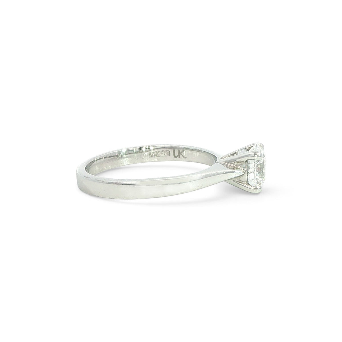 Doris - Platinum Round Brilliant Diamond Ring 0.90 Carat ESI2