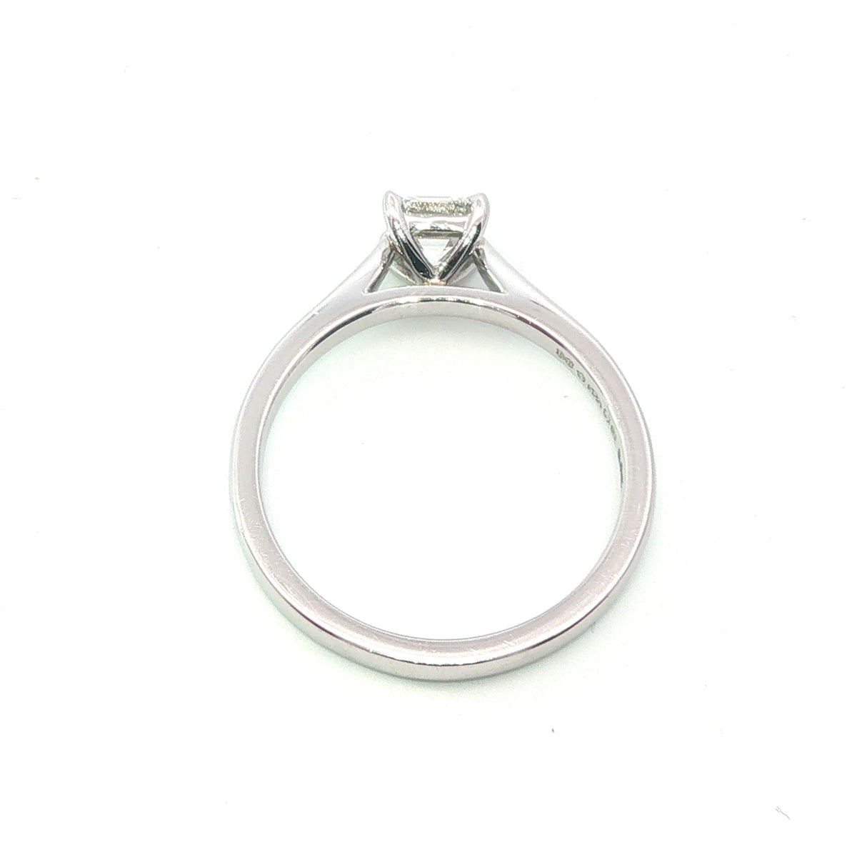 A modern platinum and Diamond engagement ring - 0.53 Cts G VVS1