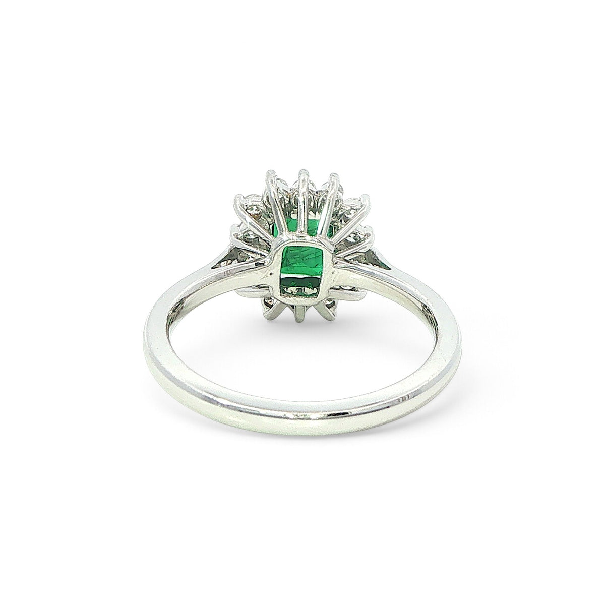 Emerald and Diamond ring in 18ct white gold