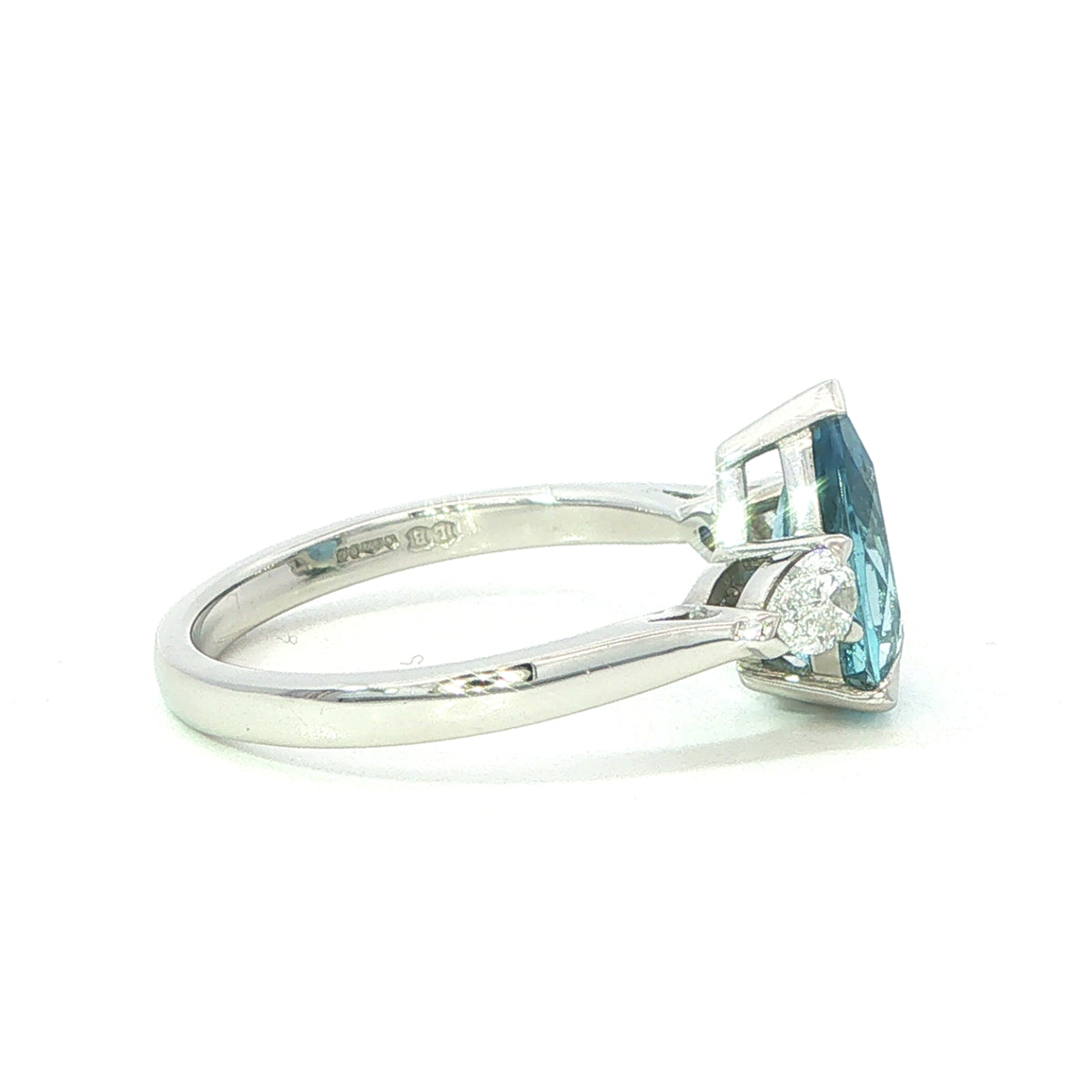 Platinum 1.51 carat Aquamarine and 0.39 carat Diamond ring