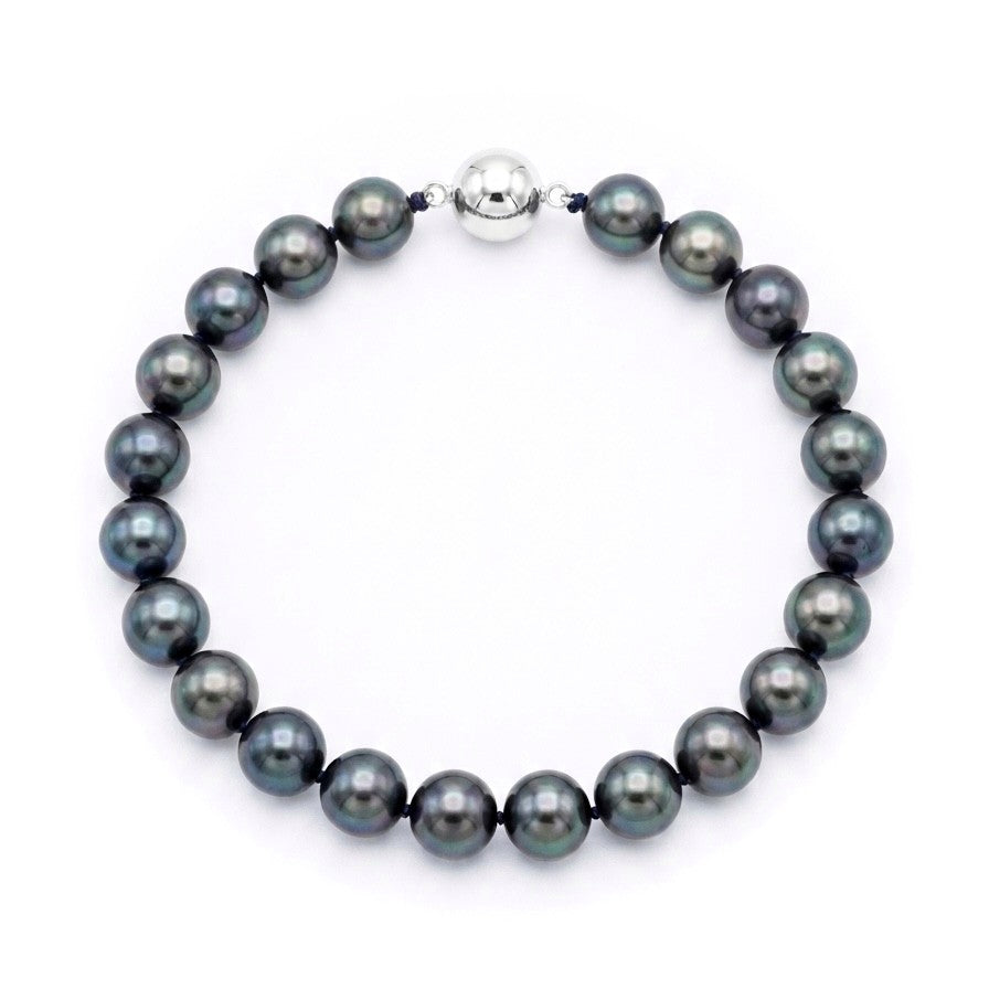 A Black Fresh Water Pearl Bracelet