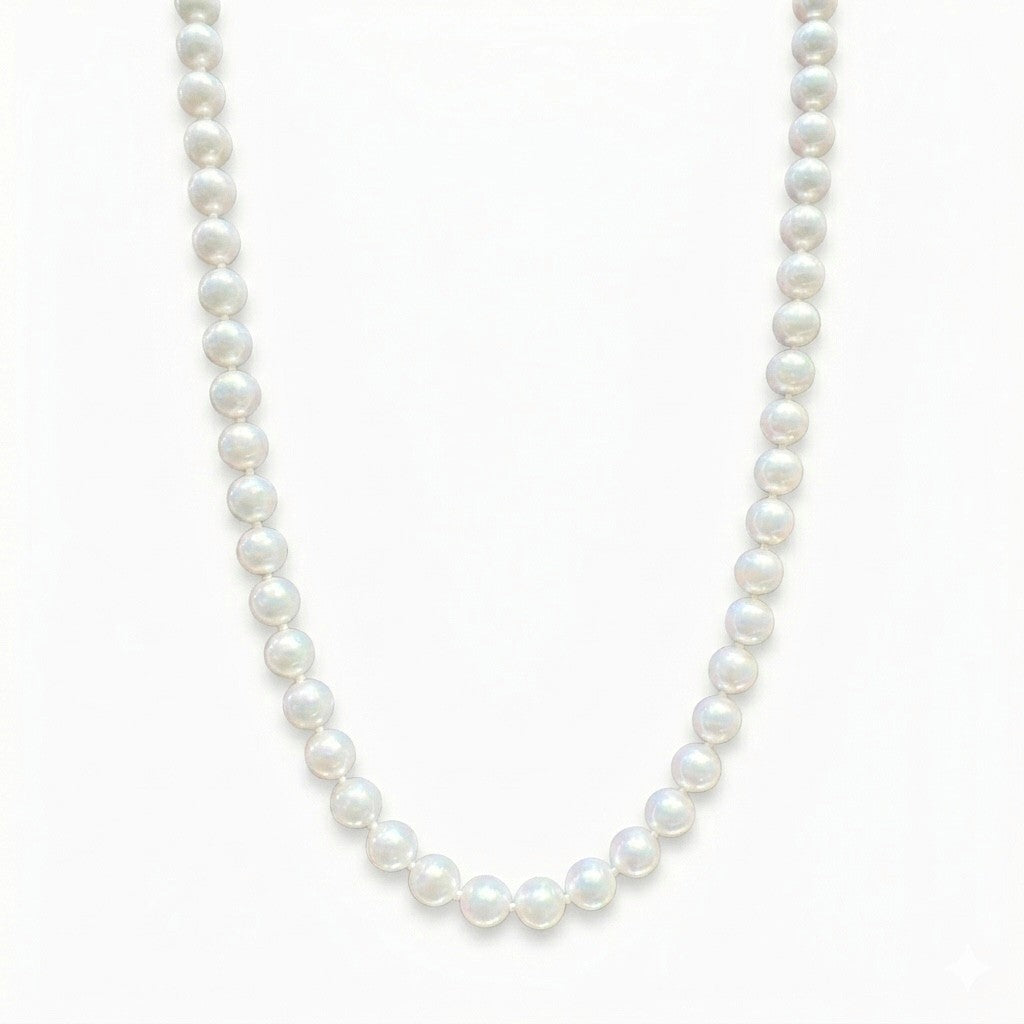 A Strand of Cultured Pearls with a 14 Carat White Gold Clasp