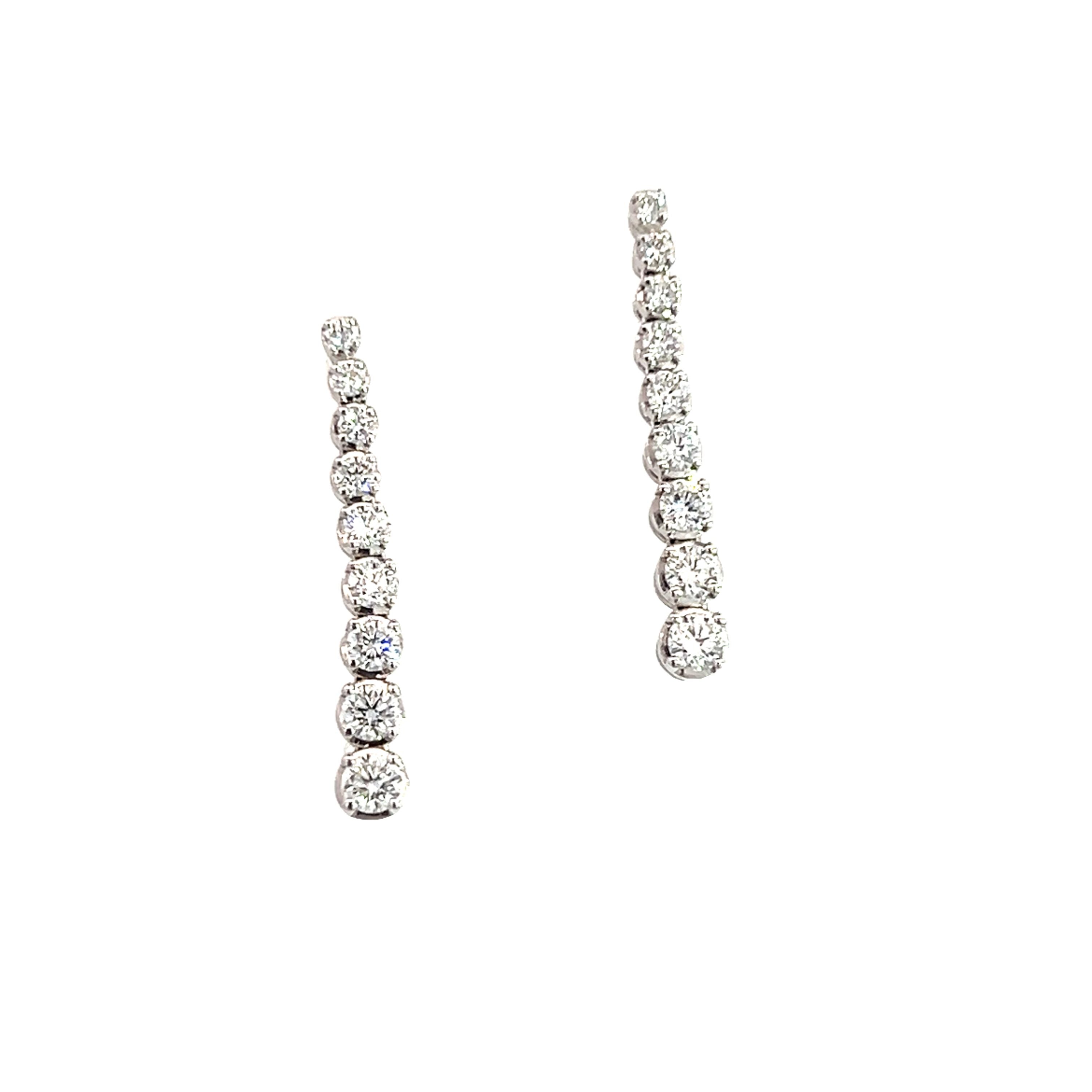 18 Carat White Gold and Diamond Graduated Drop Earrings 1.06 Ct
