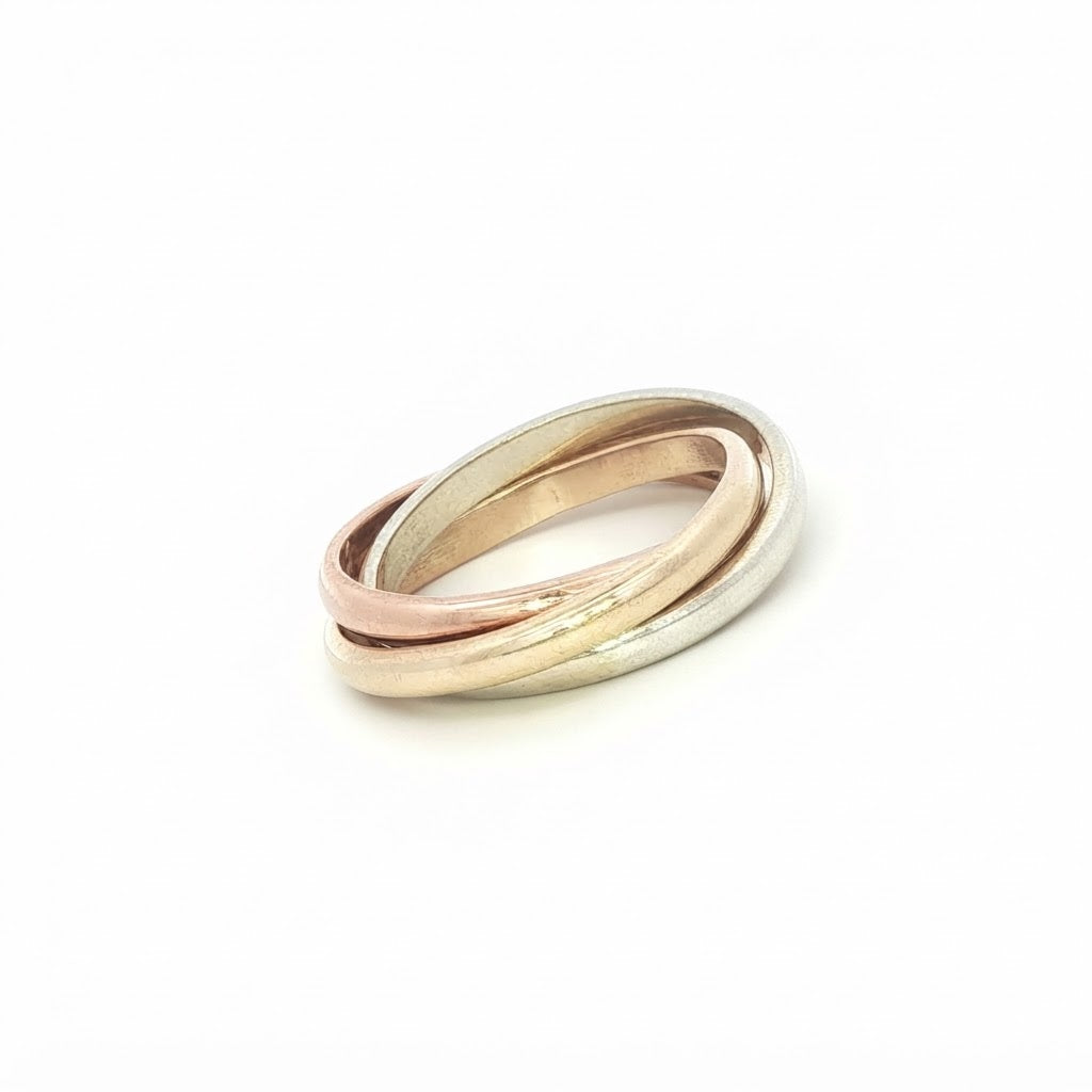 A Classic 9ct Tri-colour Band