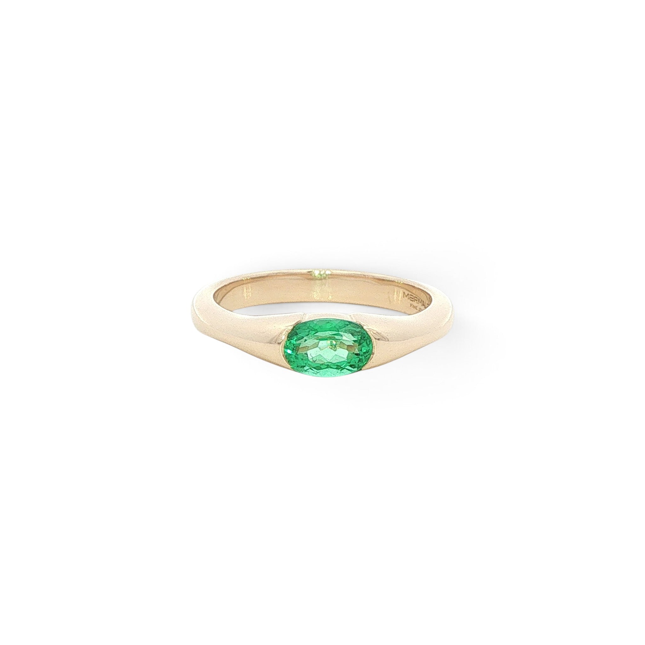 18 carat Yellow Gold Oval Emerald Ring - 0.65 Carats