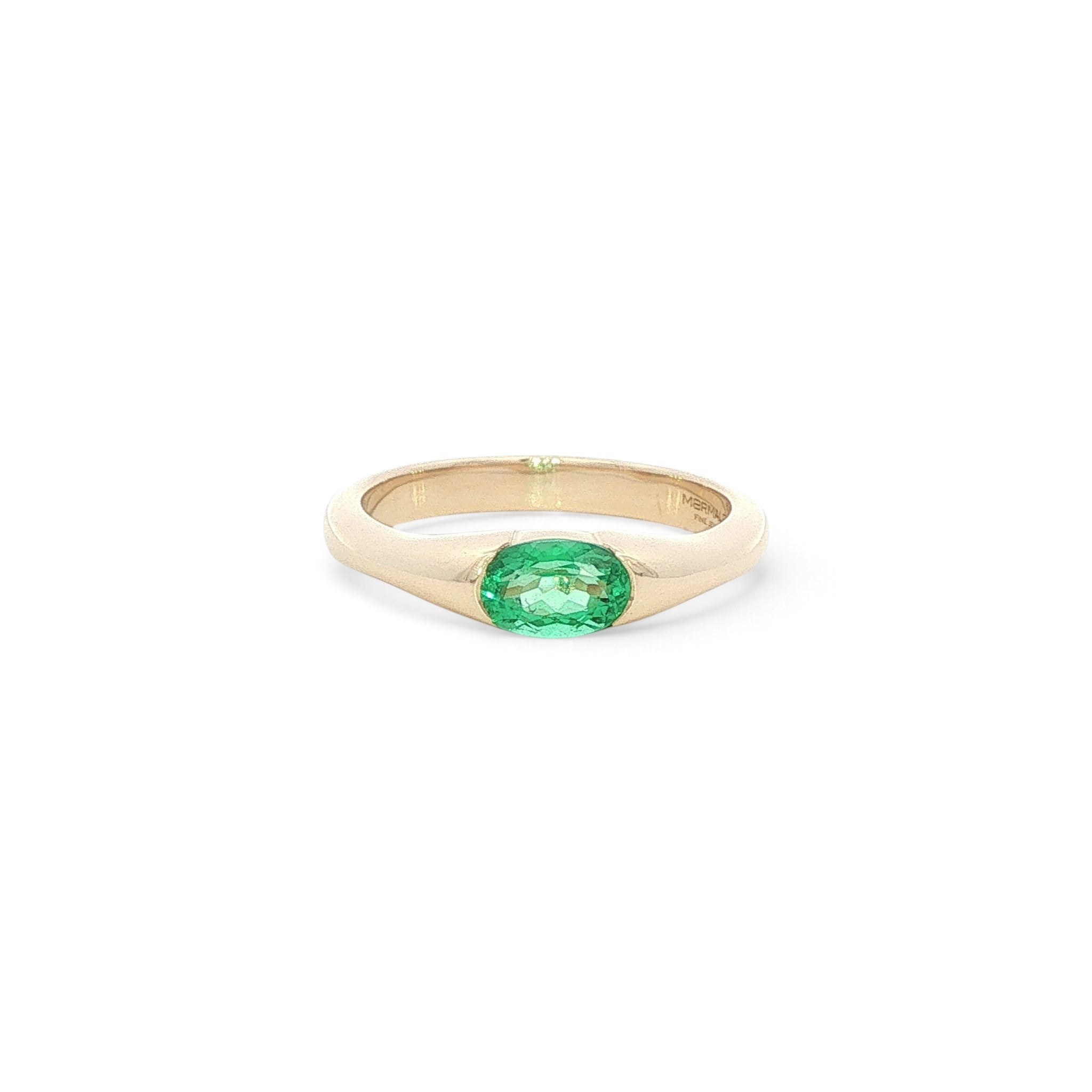 18 carat Yellow Gold Oval Emerald Ring - 0.65 Carats