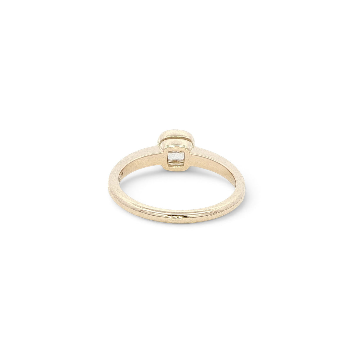 18 Carat Yellow Gold 0.51 Carat GVS1 Rub Over Engagement Ring