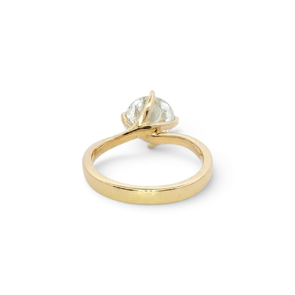 18 Carat Yellow Gold and Diamond Ivy Style Engagement Ring 2,24 Carats I Si1