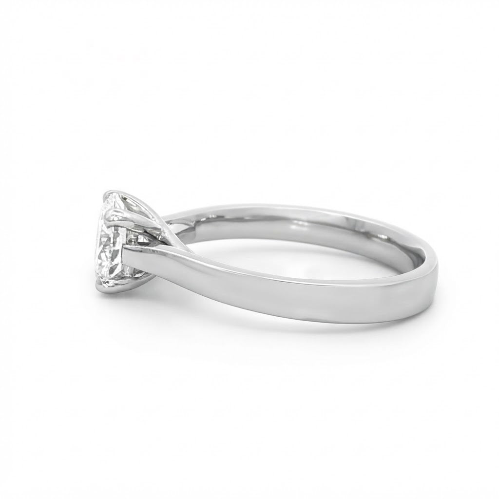 Platinum and Diamond Engagement Ring 1.03 Cts GVS1