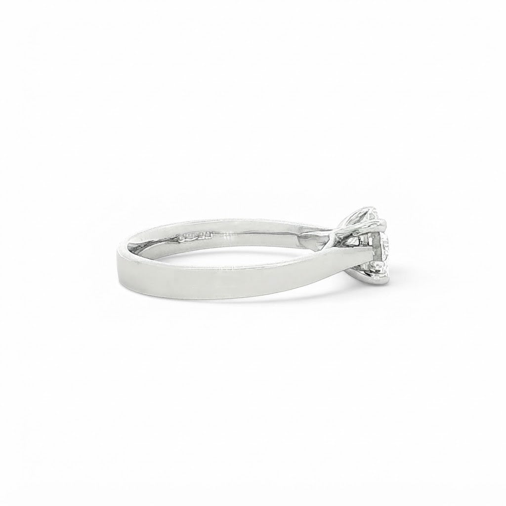 Platinum and Diamond Engagement Ring 1.03 Cts GVS1