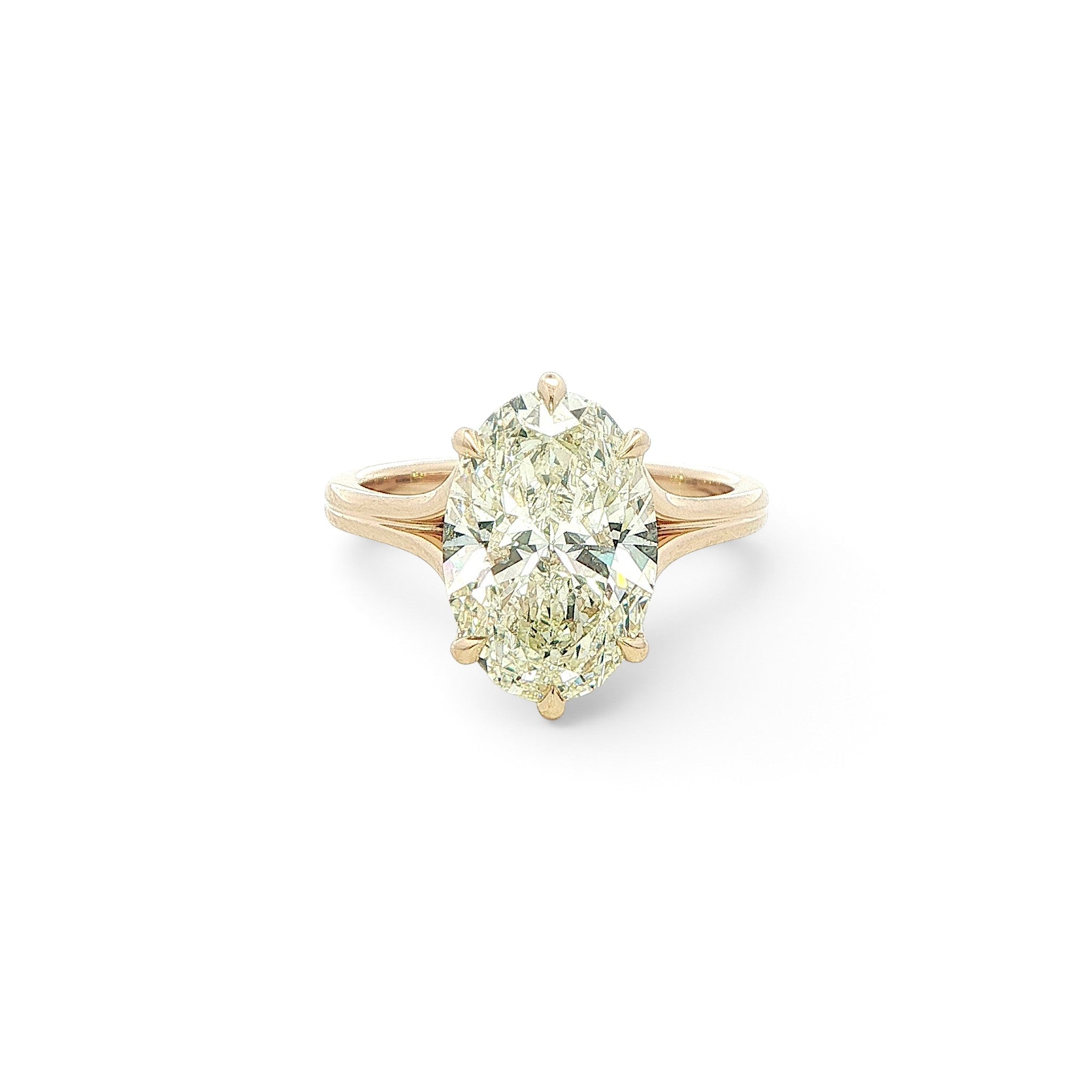 18 Carat Yellow Gold and Oval Daimond Engagement Ring - 3.51 Carats