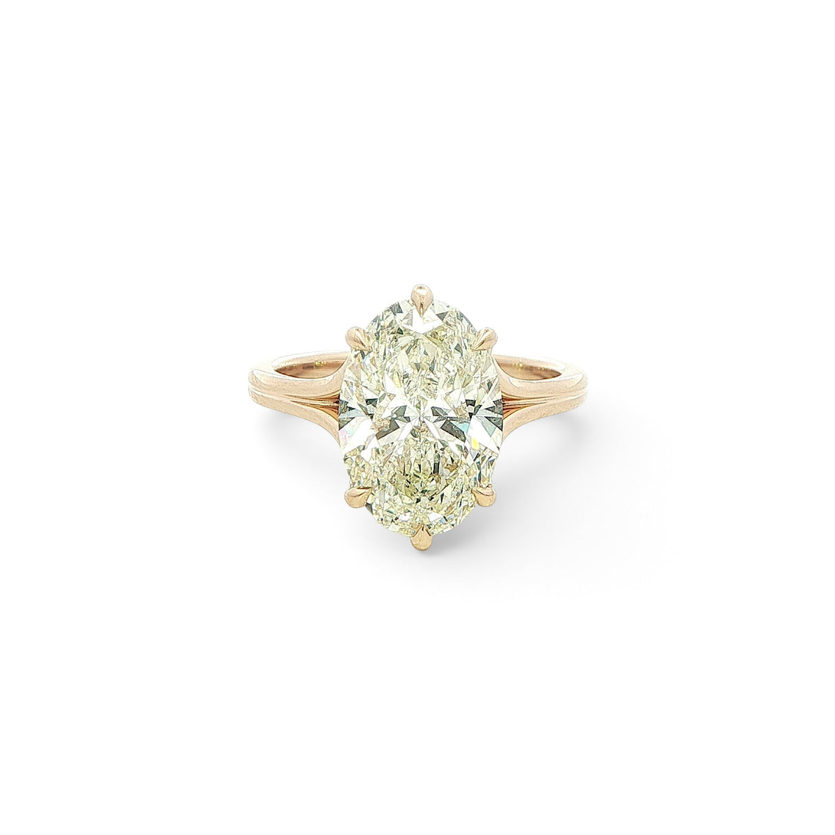 18 Carat Yellow Gold and Oval Daimond Engagement Ring - 3.51 Carats