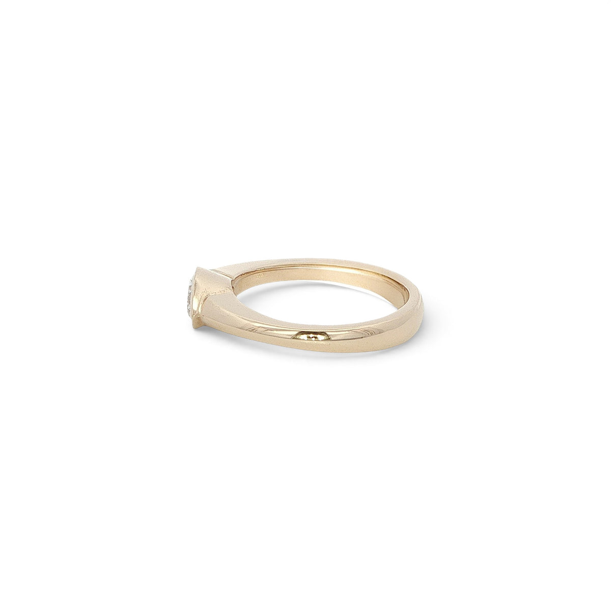 18 Carat Yellow Gold and Marquis Diamond Ring 0.50 GVS1