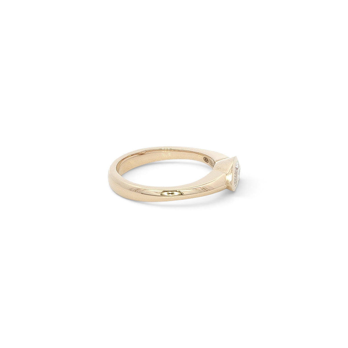 18 Carat Yellow Gold and Marquis Diamond Ring 0.50 GVS1