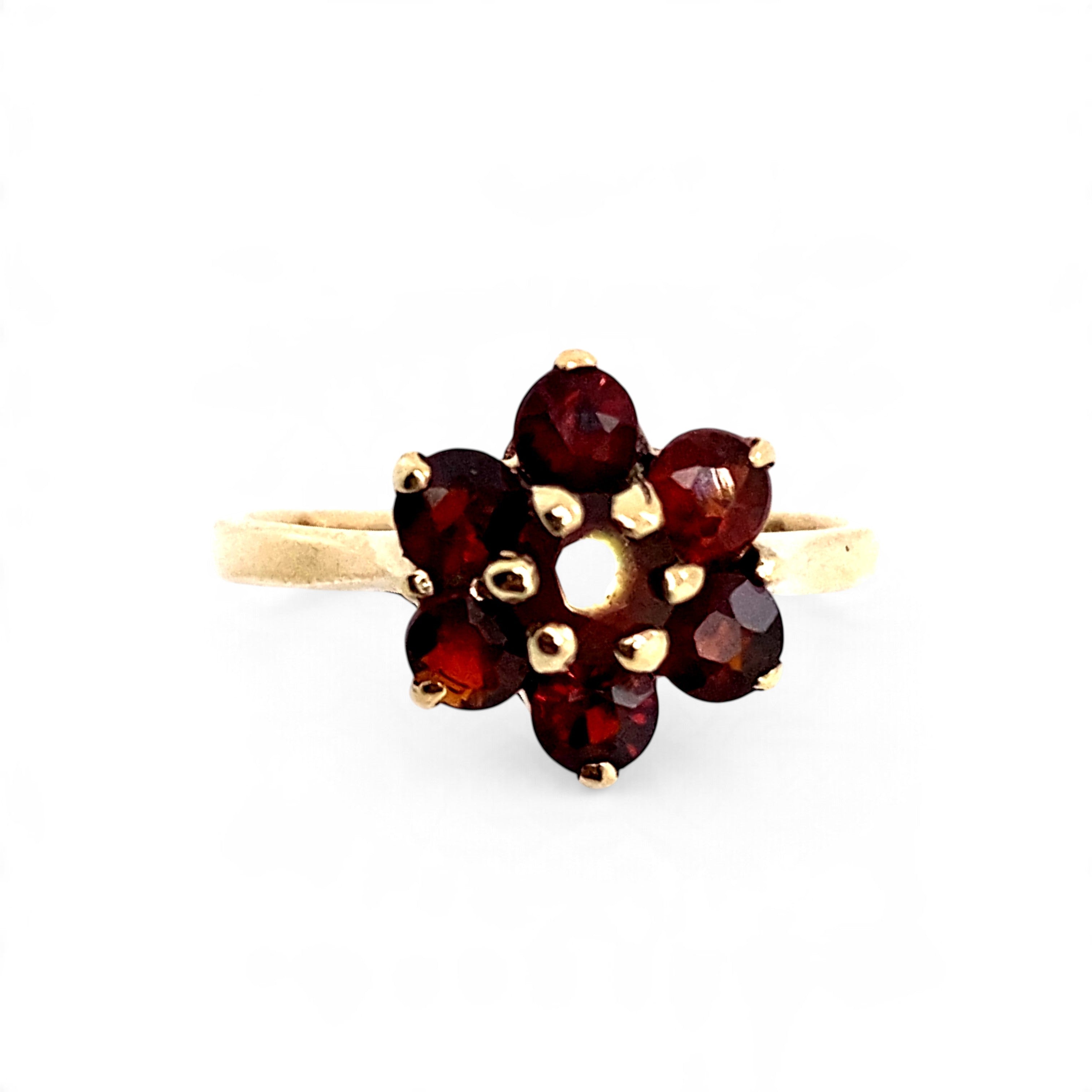9 Carat Yellow Gold Seven Stone Garnet Cluster