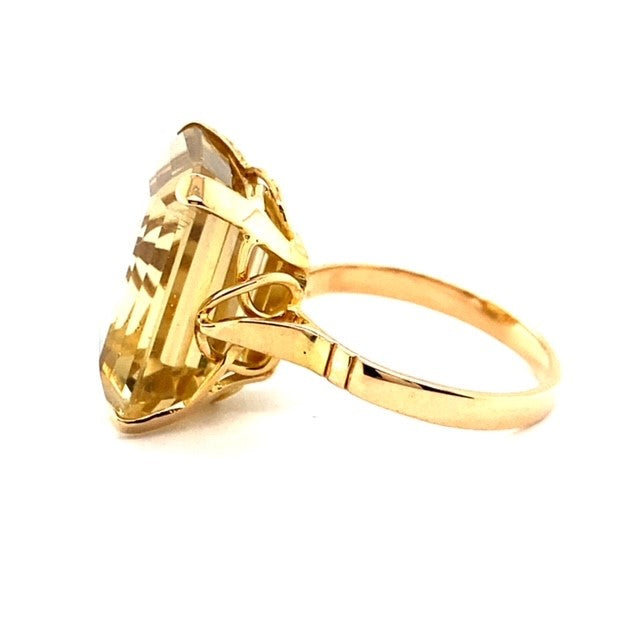 18ct Yellow Gold Quartz Ring