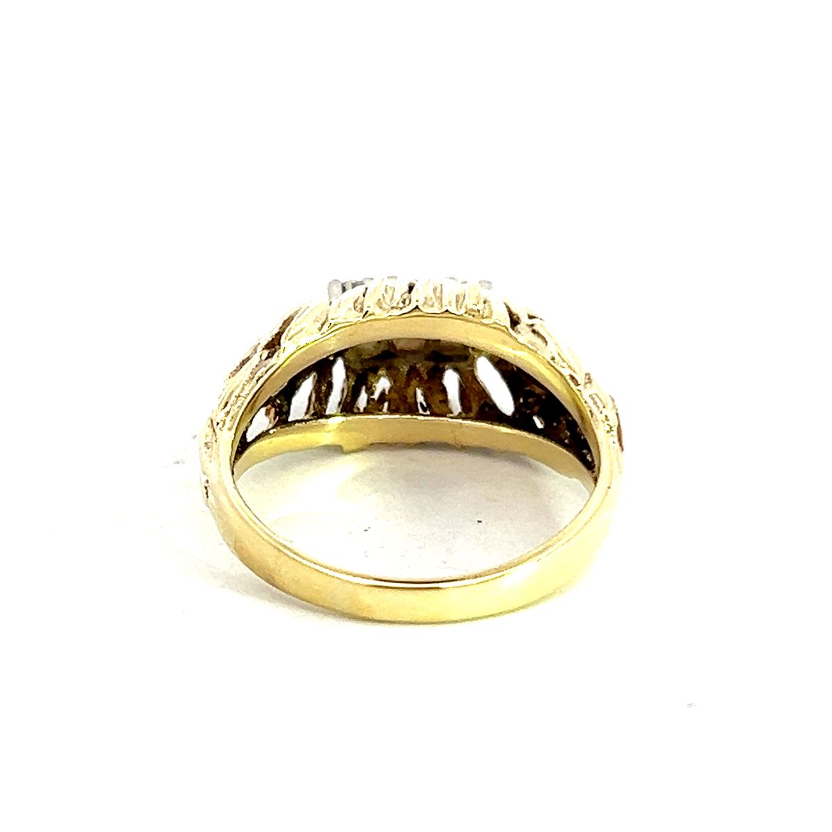 A Retro Yellow Gold Diamond Ring