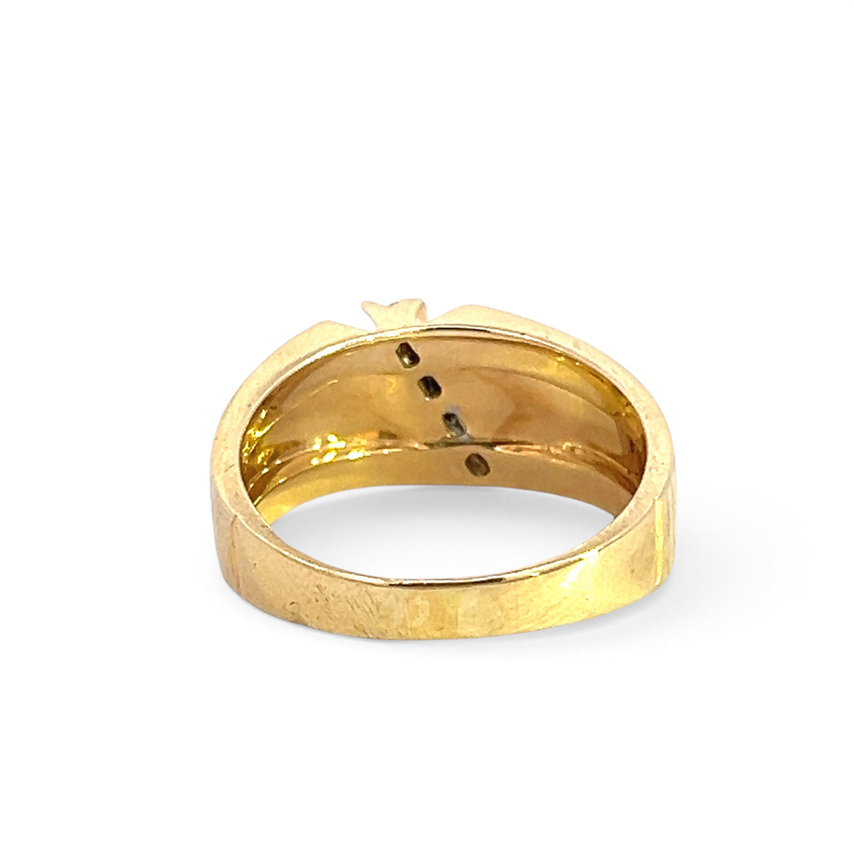 A Retro Gold and Diamond Ring