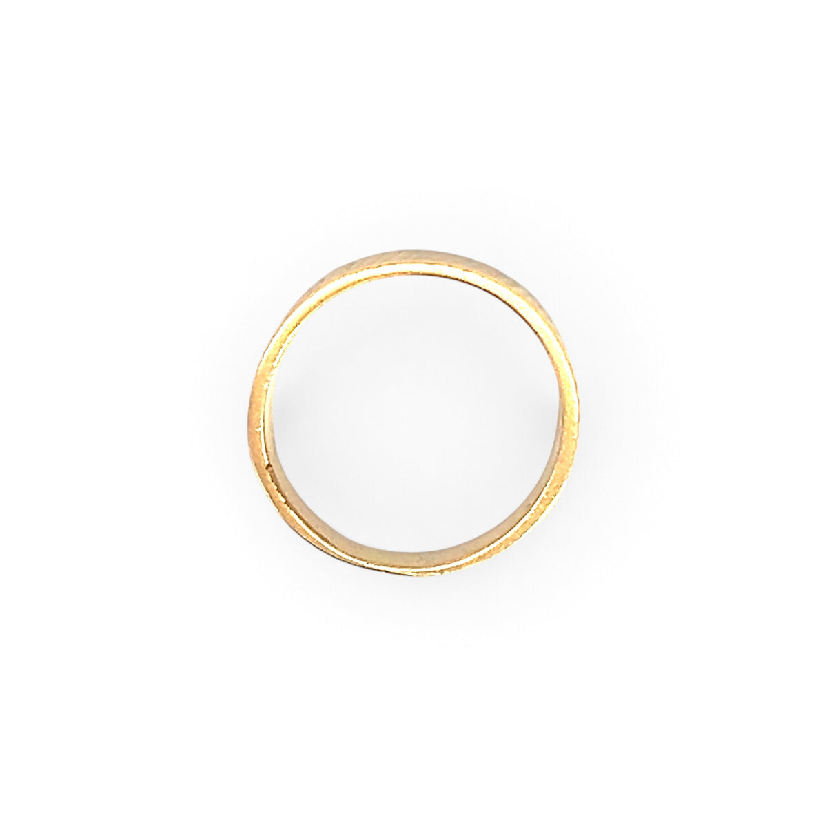 A Sleek 18 Carat Gold Ring