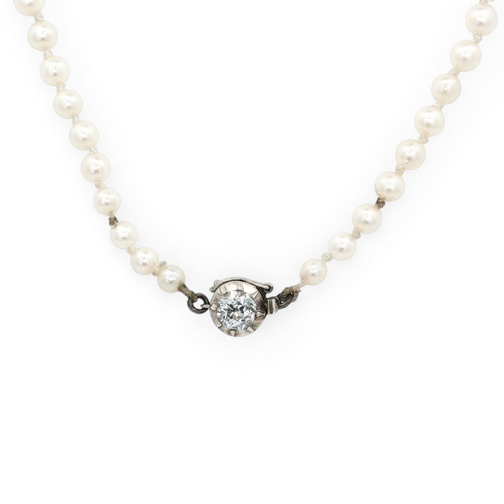 Beautiful Graduated Pearl Necklace