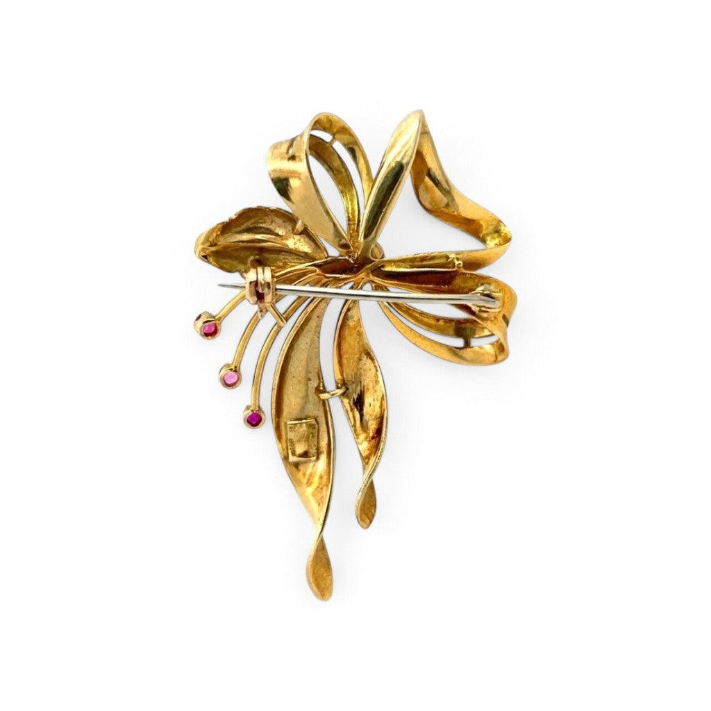 A Stunning Gold Bow Brooch