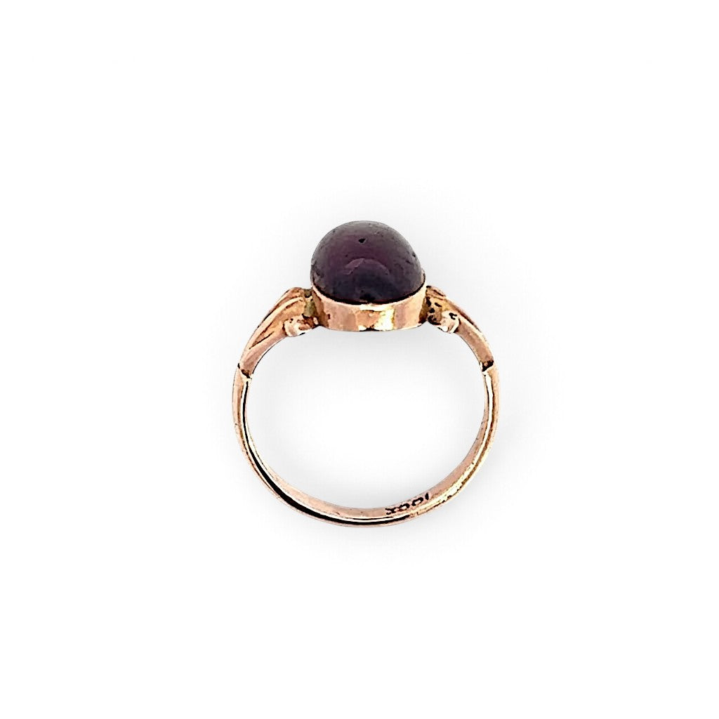 A Beautiful Garnet Cabochon Ring