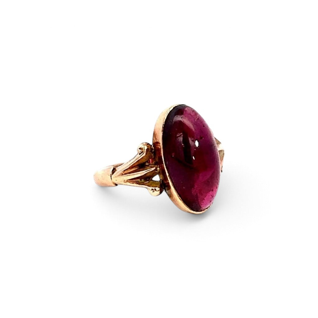 A Beautiful Garnet Cabochon Ring