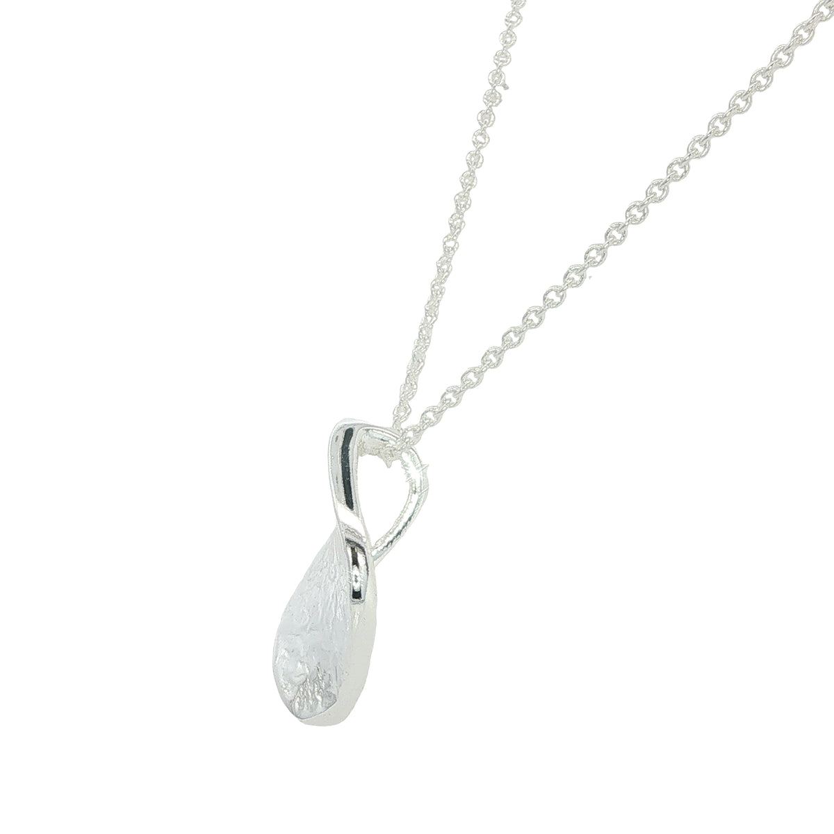 Silver Shimmer Single Twist Pendant