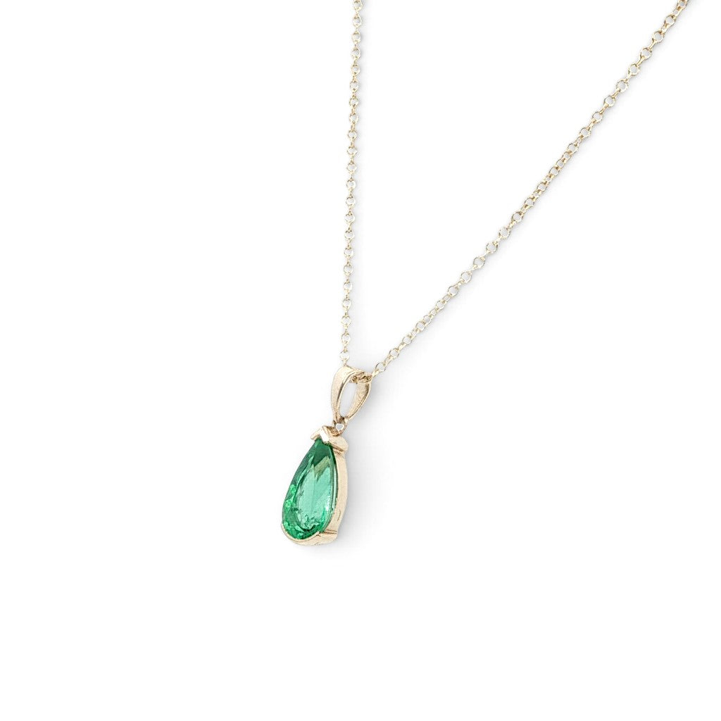 18 Carat Yellow Gold Emerald Pear shape Pendant