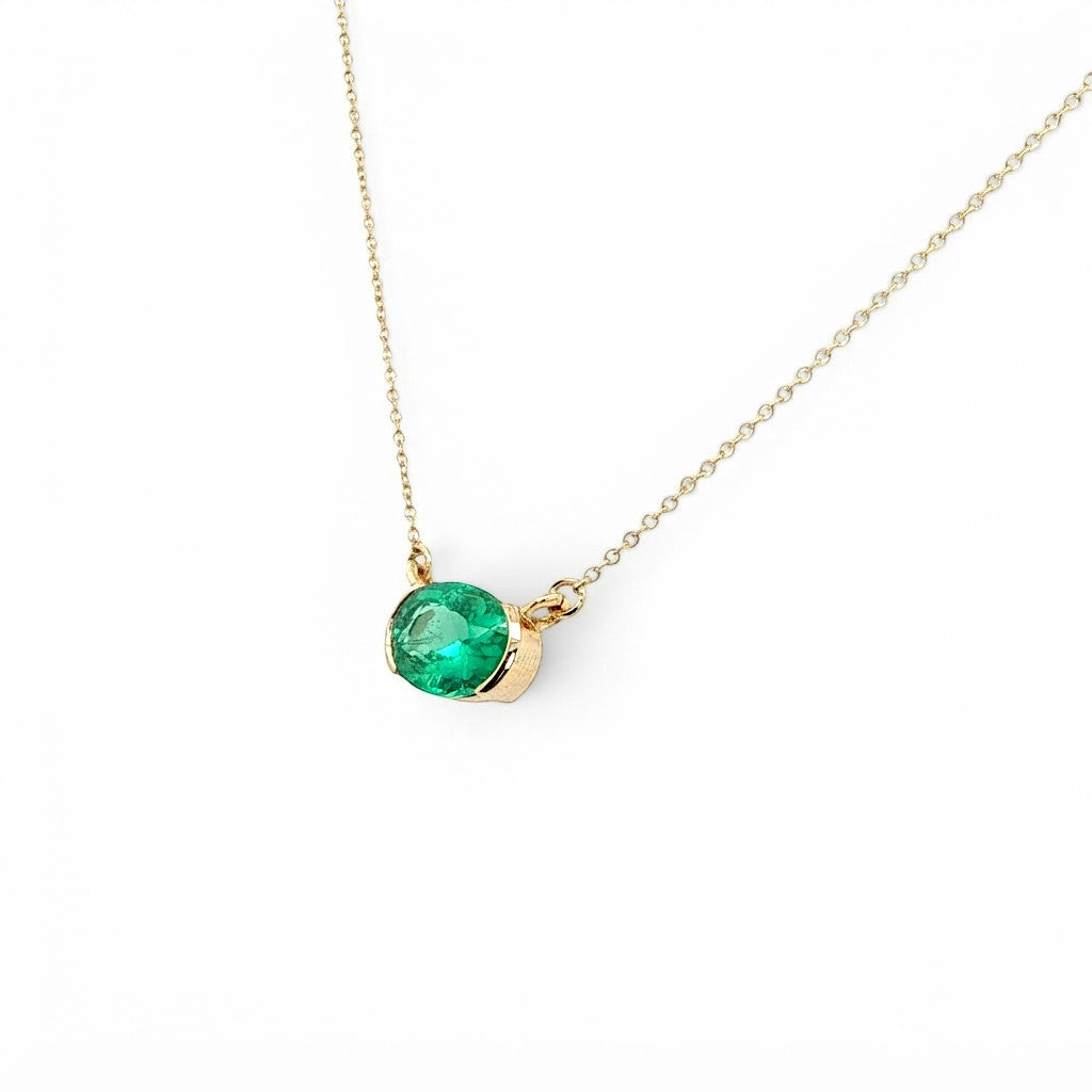 18 Carat Yellow Gold and Oval Brazilian Emerald 1.03 Cts