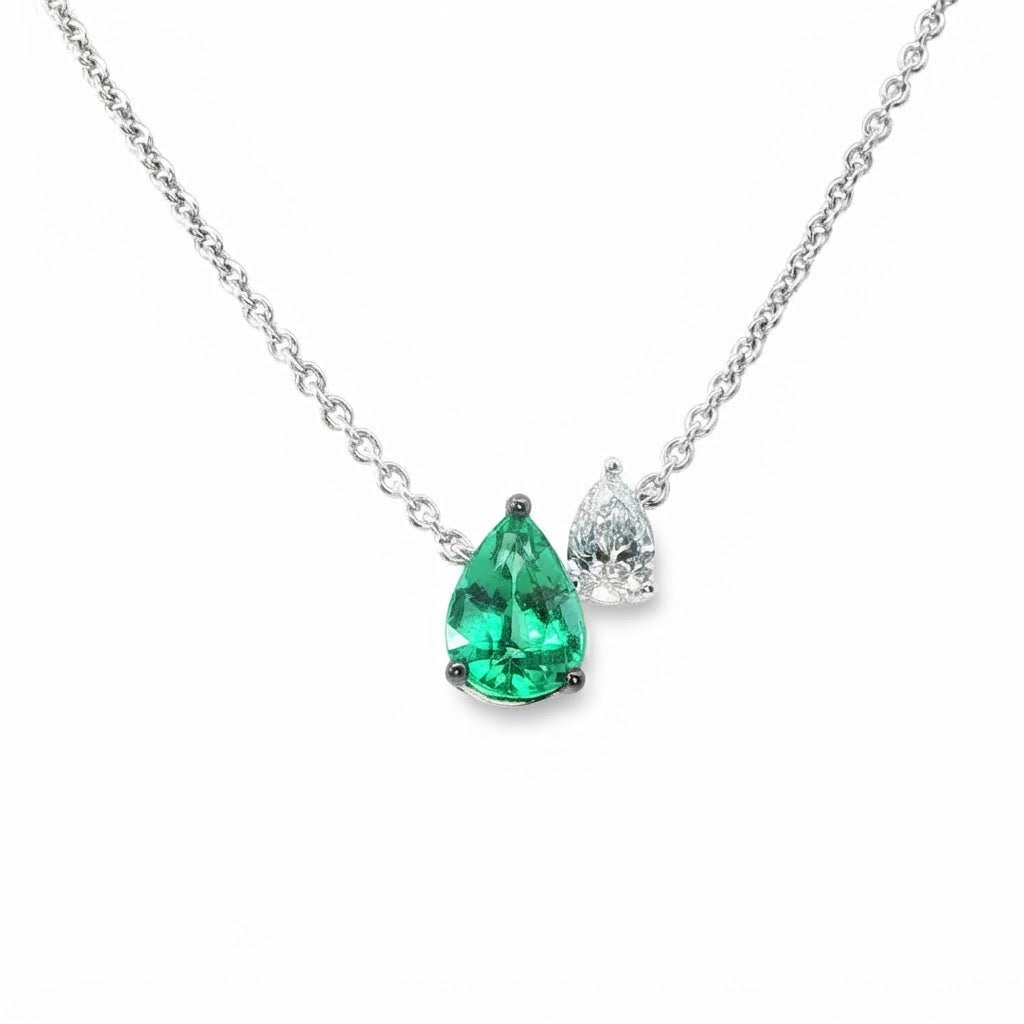 18 Carat White Gold Emerald and Diamond ‘Moi Et Toi’ style necklet