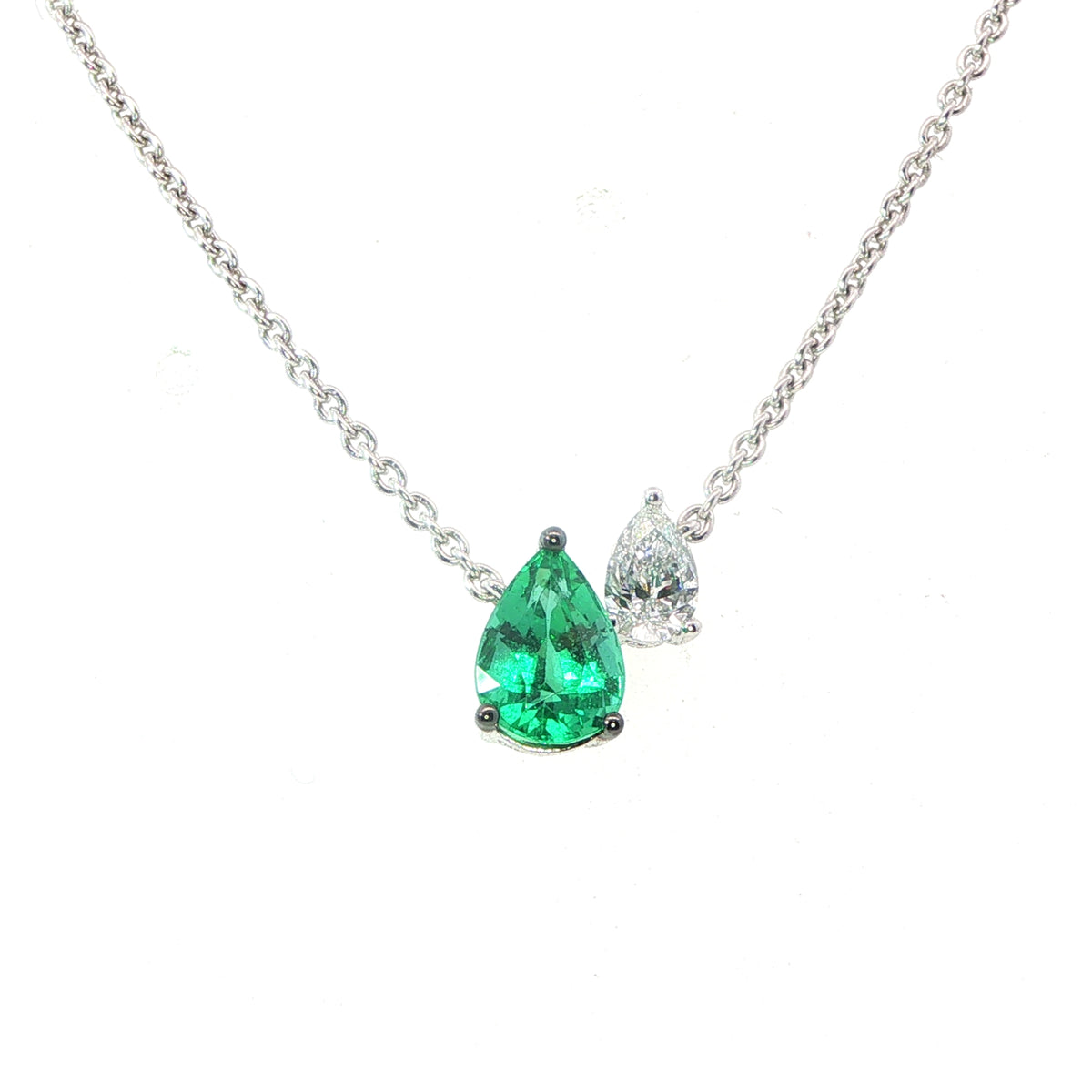 18 Carat White Gold Emerald and Diamond ‘Moi Et Toi’ style necklet
