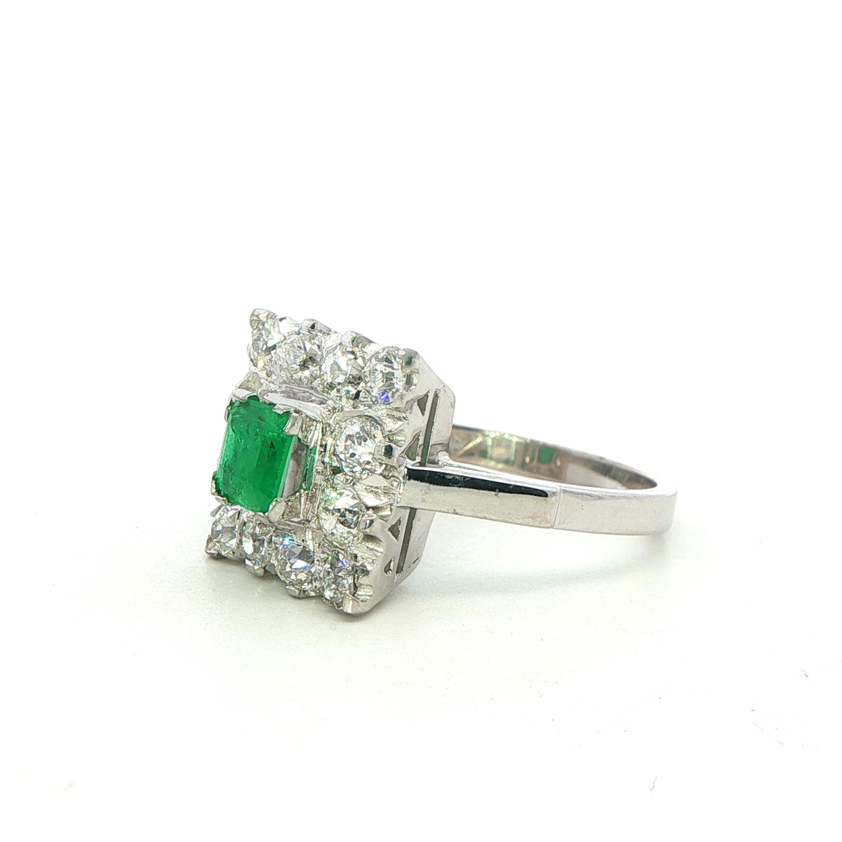 Stunning Emerald and Diamond Ring