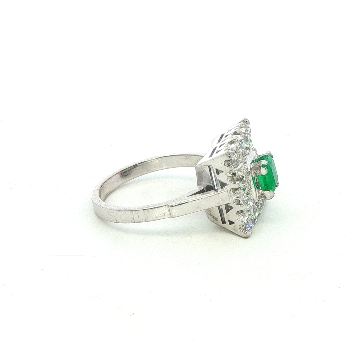 Stunning Emerald and Diamond Ring