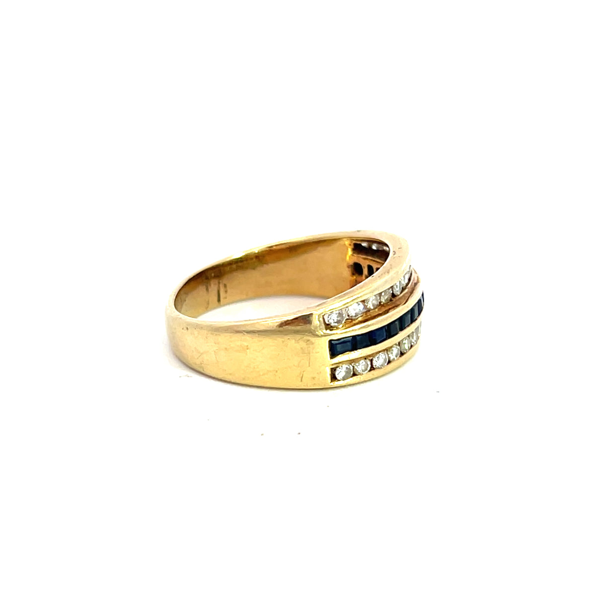 Stunning Sapphire and Diamond Ring
