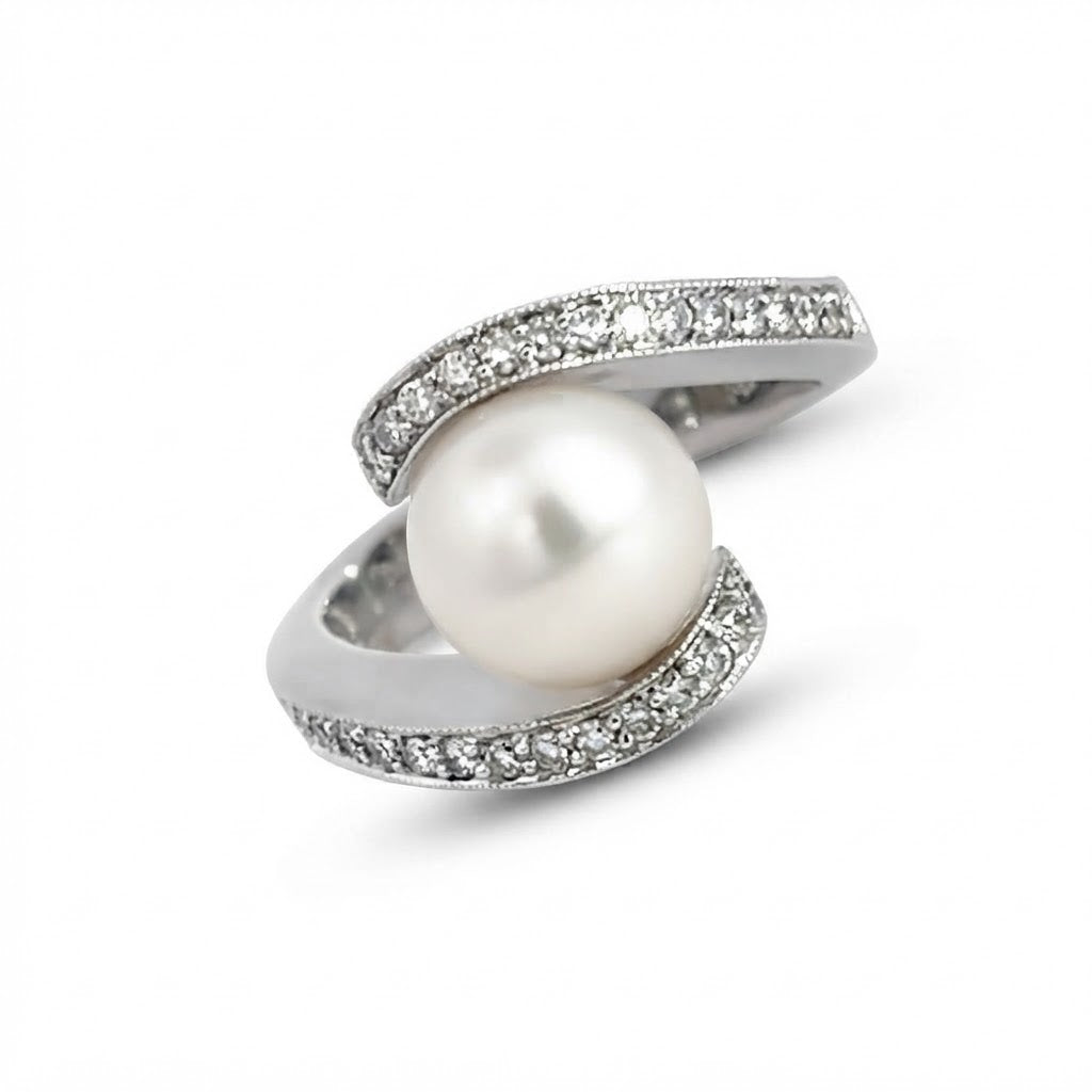 Stunning Pearl and Diamond Ring