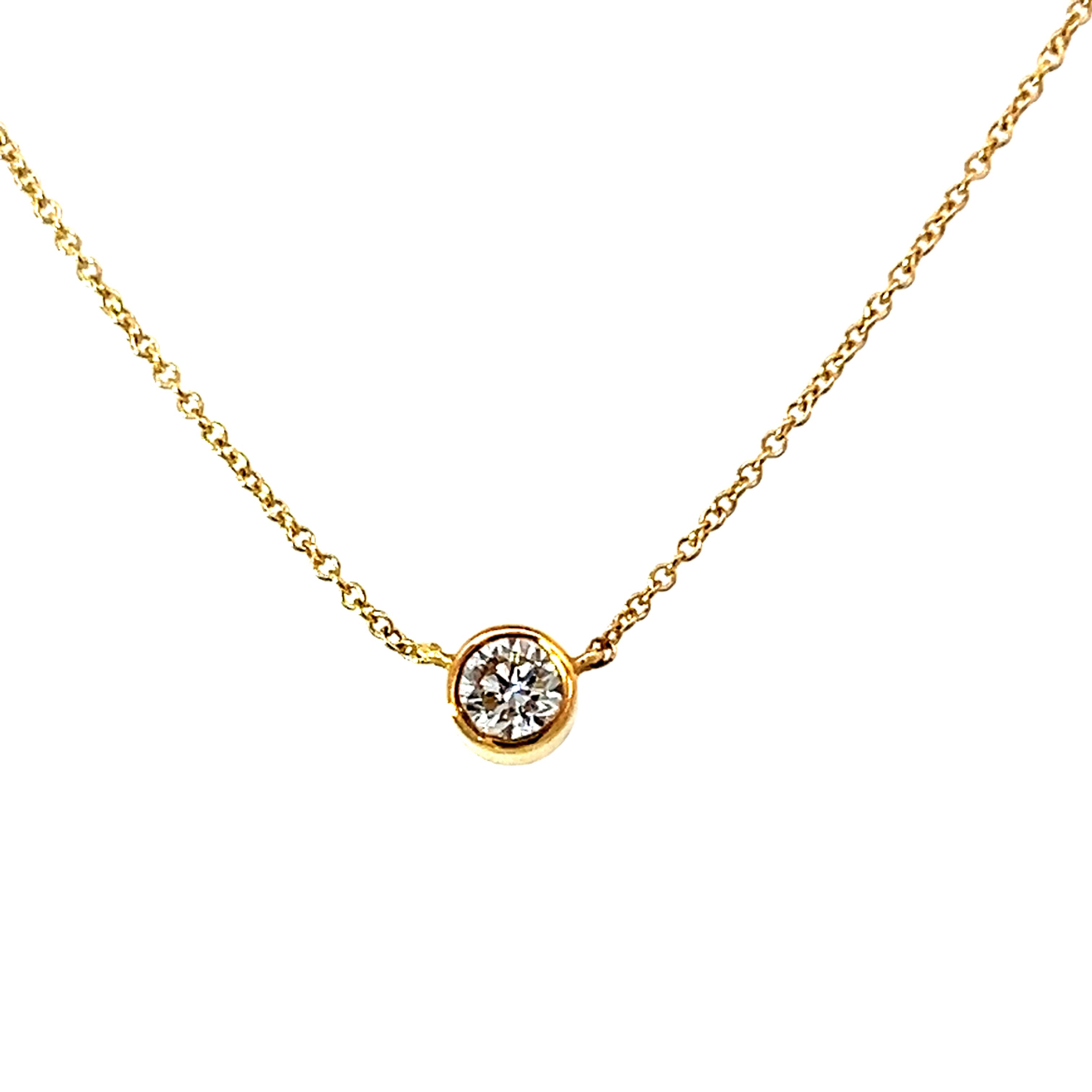 18 Carat Yellow Gold Rim Set Pendant 0.15 Carats F/G VS