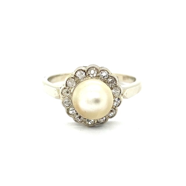 18ct White Gold Pearl and Diamond Ring