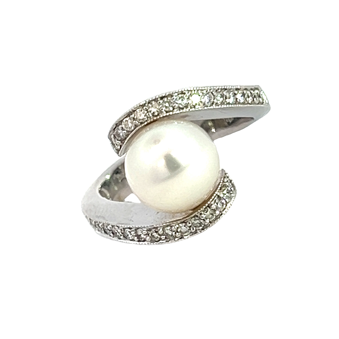 Stunning Pearl and Diamond Ring