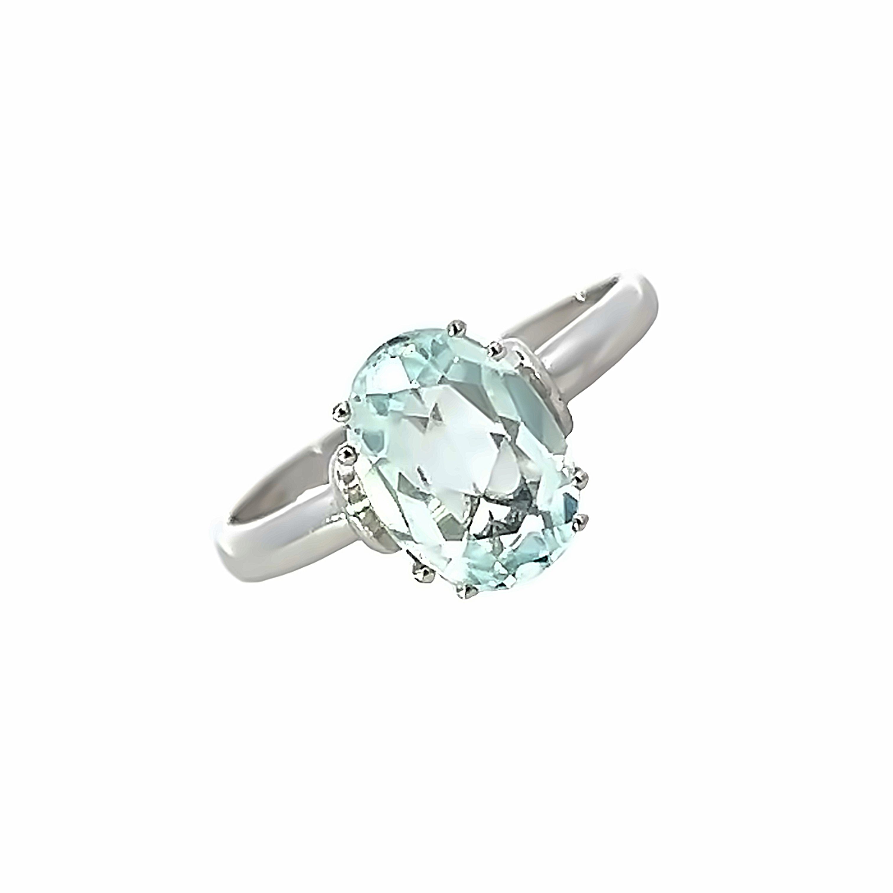 A Pretty Oval Aquamarine Ring