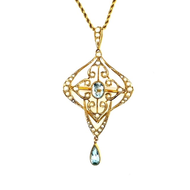 A vintage Art Nouveau style pendant